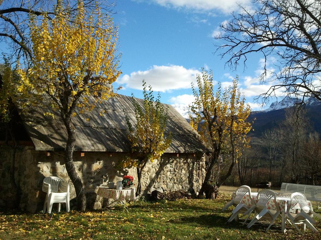 Bed and Breakfast Domaine De Lara Barcelonnette Exterior foto